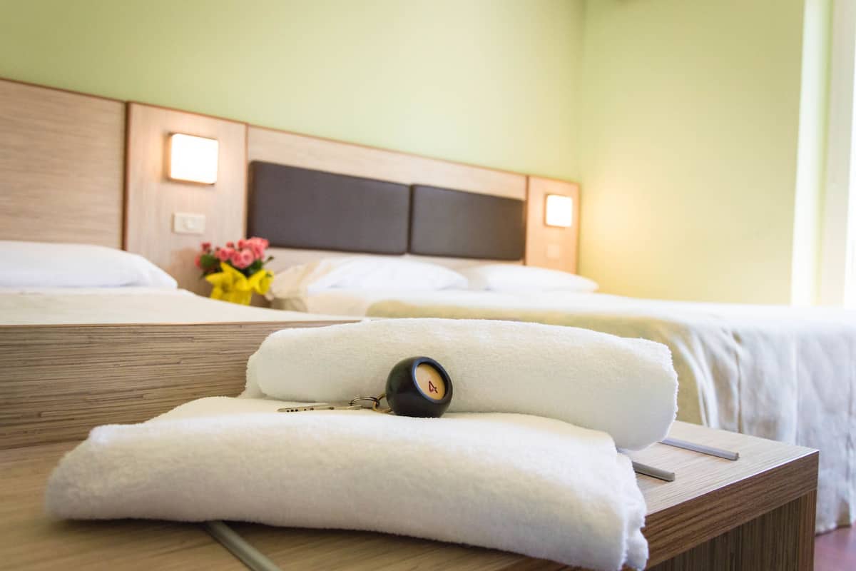 1 bedroom, in-room safe, desk, laptop workspace