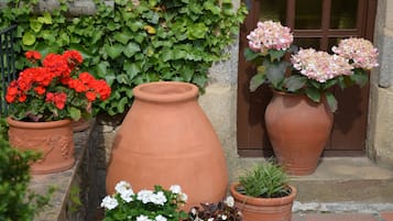 Lobby-Lounge, Blick auf den Garten, nur an bestimmten Tagen geöffnet