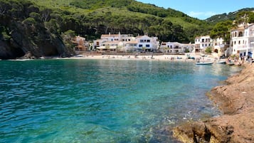 Privat strand i närheten