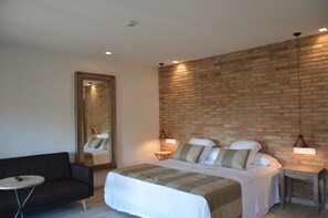 Superior Double Room, Terrace | Down comforters, minibar, in-room safe, soundproofing - Hotel Restaurant Galena Mas Comangau (Begur)