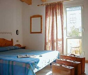 双人房 | 客房内保险箱、办公桌、免费婴儿床、免费 WiFi