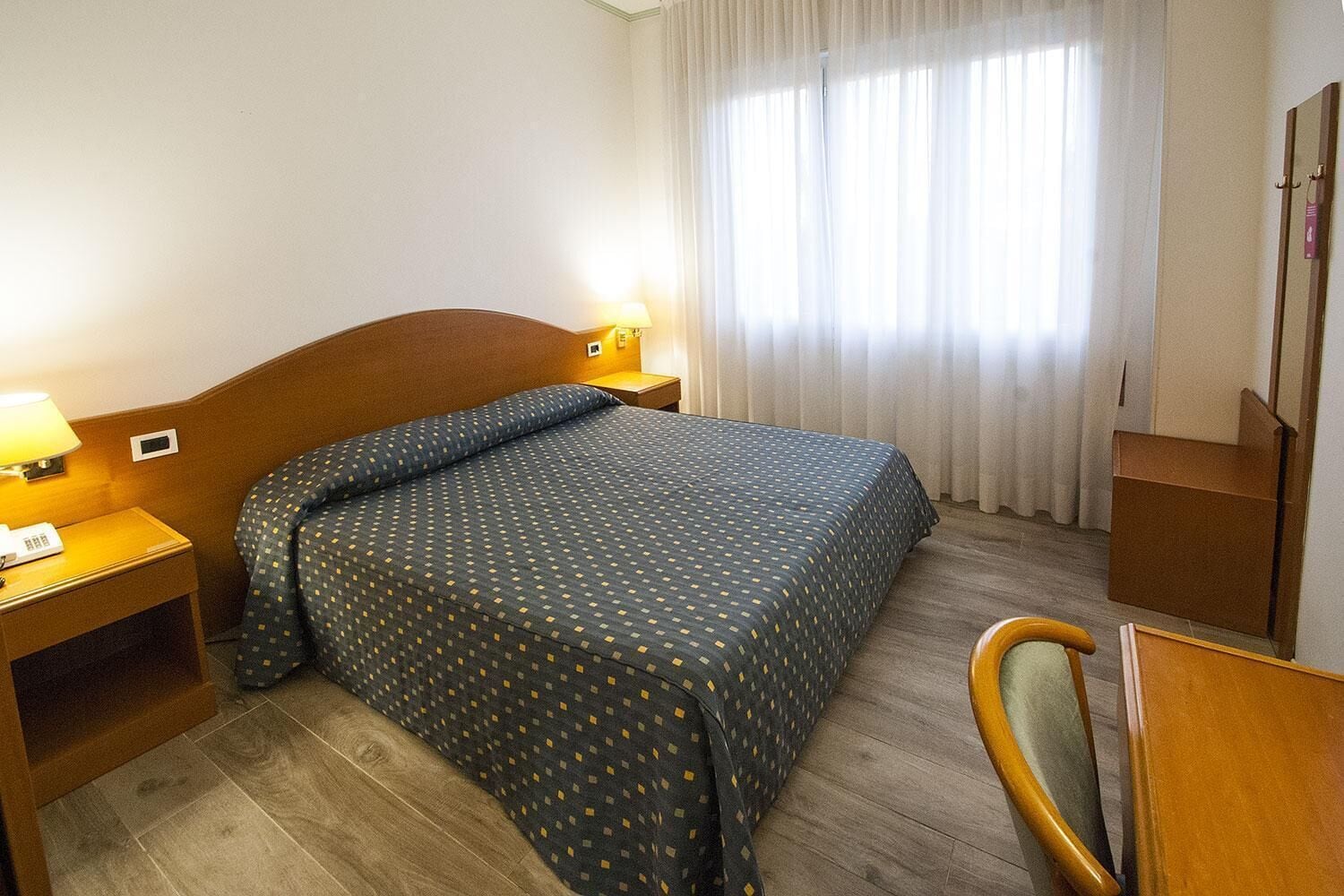 Camera doppia | Biancheria da letto di alta qualità, minibar, una cassaforte in camera