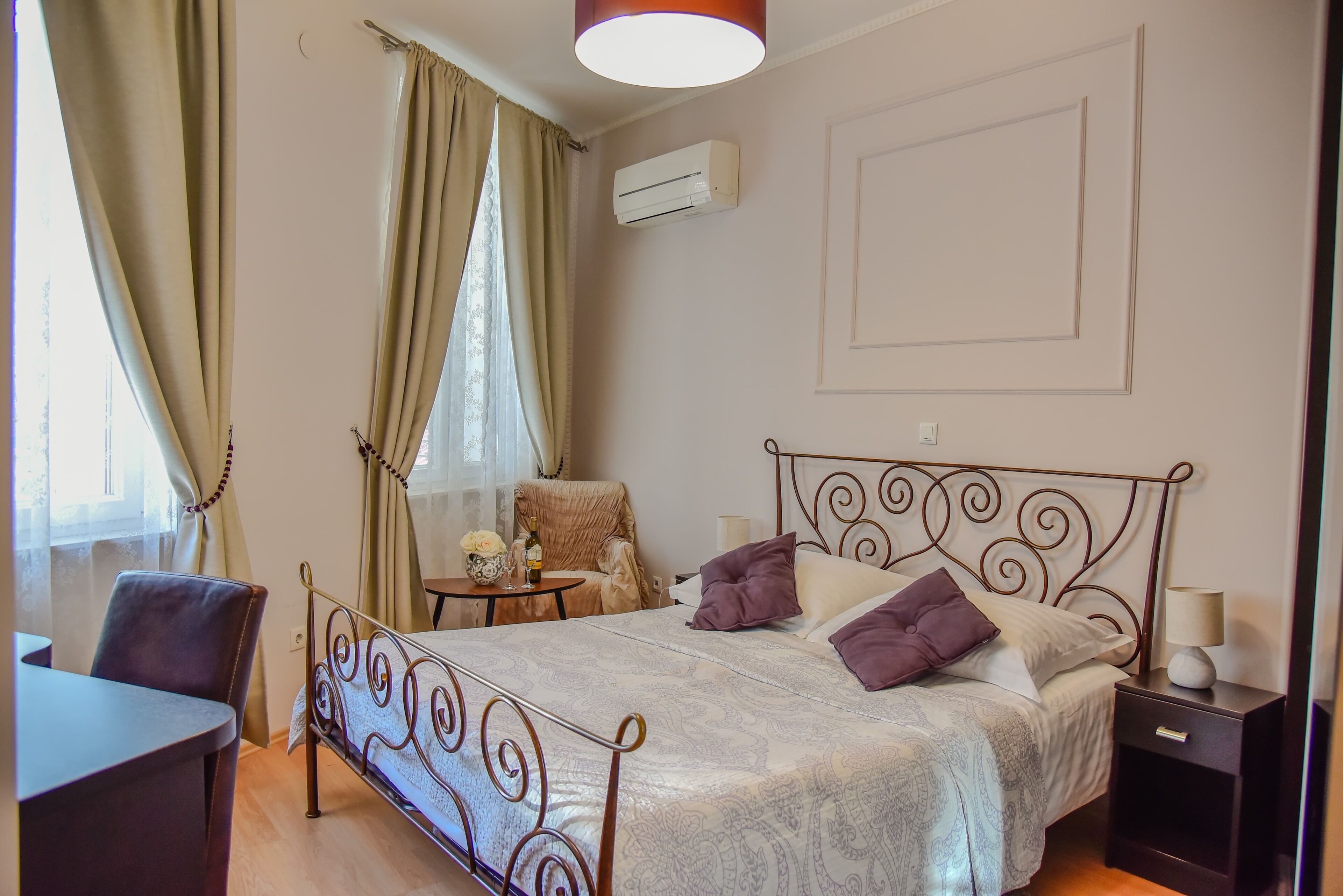 Standard Double Room, Annex Building | Minibar, in-room safe, individually decorated, individually furnished