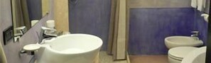 Double or Twin Room | Bathroom