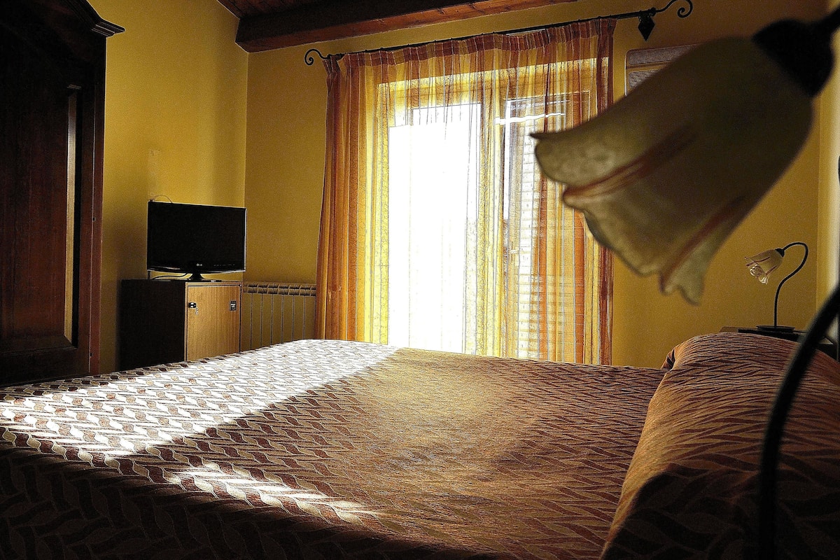 1 bedroom, in-room safe, desk, soundproofing