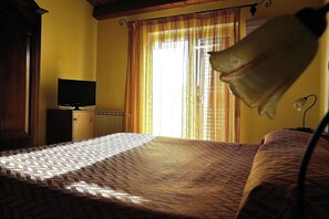 1 chambre, coffres-forts dans les chambres, bureau