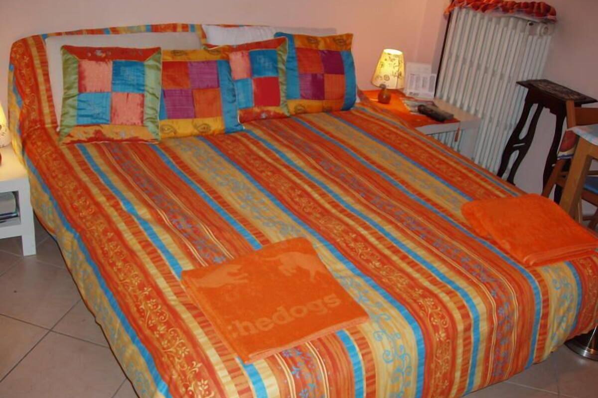 Triple Room | Hypo-allergenic bedding, minibar, soundproofing, iron/ironing board