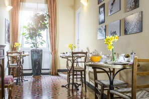 Food court - Casa de' Fiori Biscione (Rome)