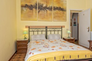 Double Room | Desk, soundproofing, rollaway beds, free WiFi - A Vinicius et Mita (Rome)