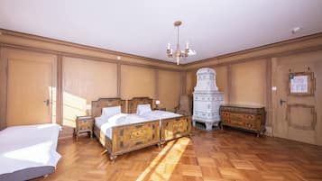 Habitación familiar (Superior) | Ropa de cama hipoalergénica, muebles diferentes y escritorio