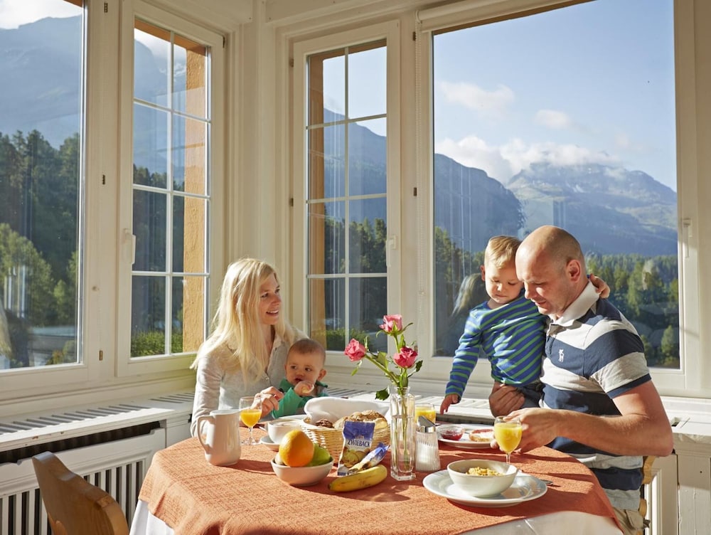 Hotel Chesa Spuondas by null