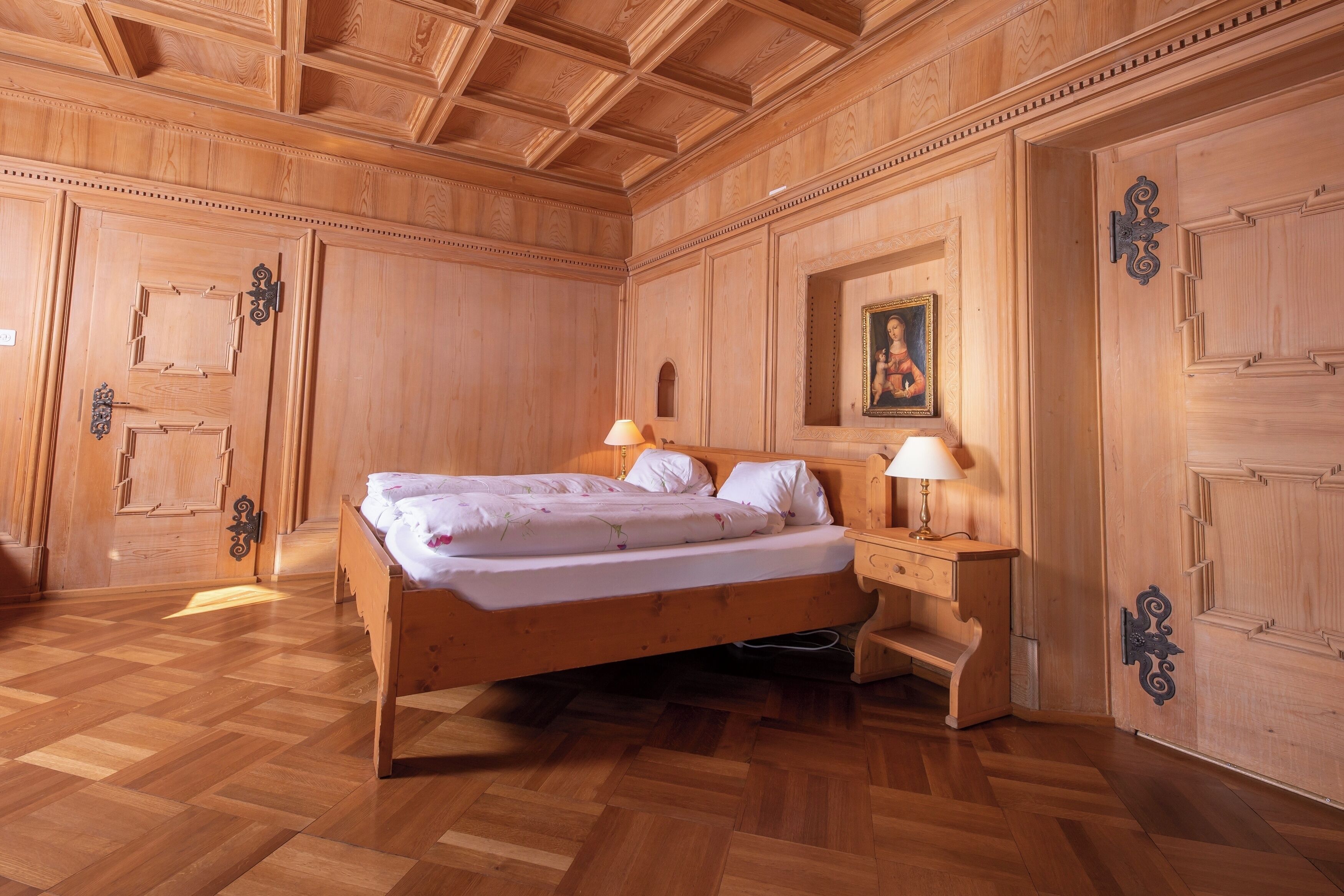 junior suite, balcony | 2 bedrooms, hypo-allergenic bedding, individually furnished, desk