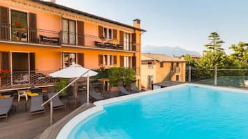 Piscina stagionale all'aperto