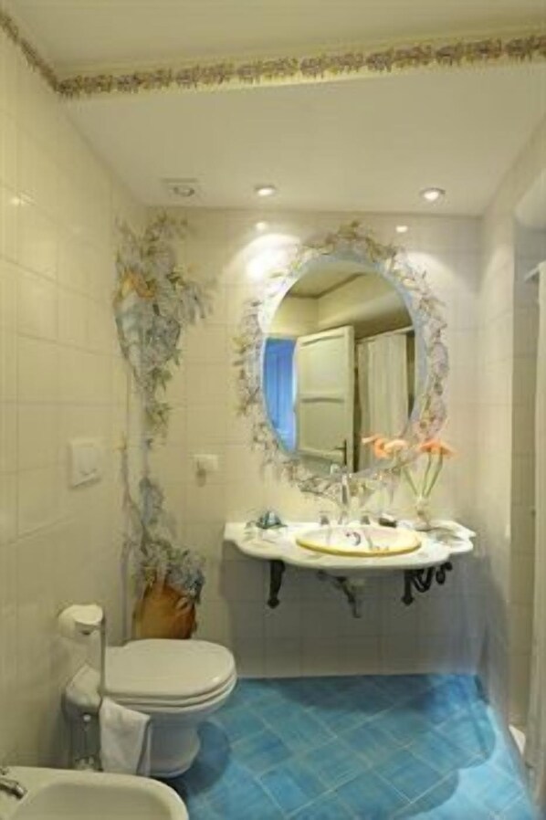 Shower, hair dryer, slippers, towels - Stella Marina Praiano (Praiano)