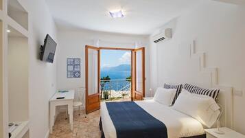 Superior-Zimmer, Meerblick | Minibar, Zimmersafe, Bügeleisen/Bügelbrett, kostenloses WLAN