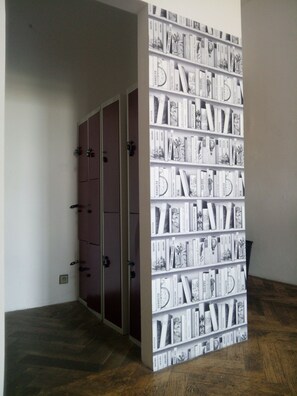 Dormitório compartilhado, em dormitório misto | Cofres nos quartos, ferros/tábuas de passar roupa, Wi-Fi de cortesia