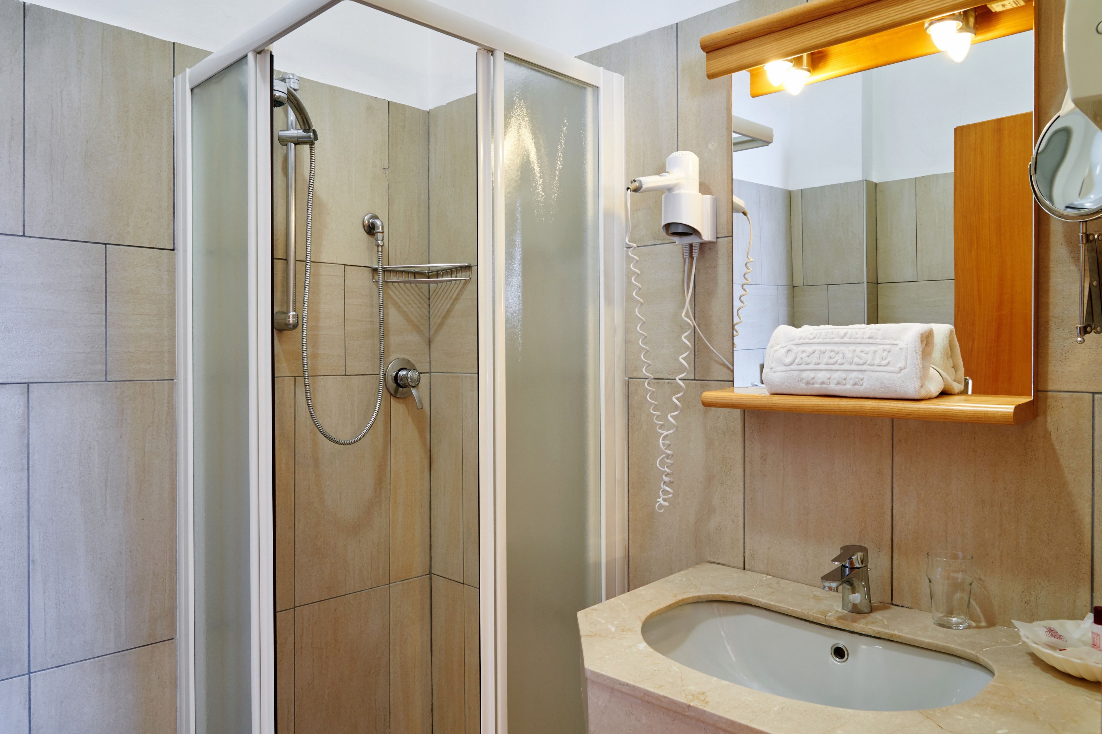 classic double or twin room | hypo-allergenic bedding, minibar, in-room safe, desk