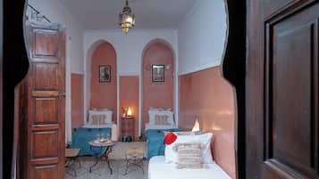 1 室のベッドルーム、エジプト綿のシーツ、高級寝具、羽毛の掛け布団