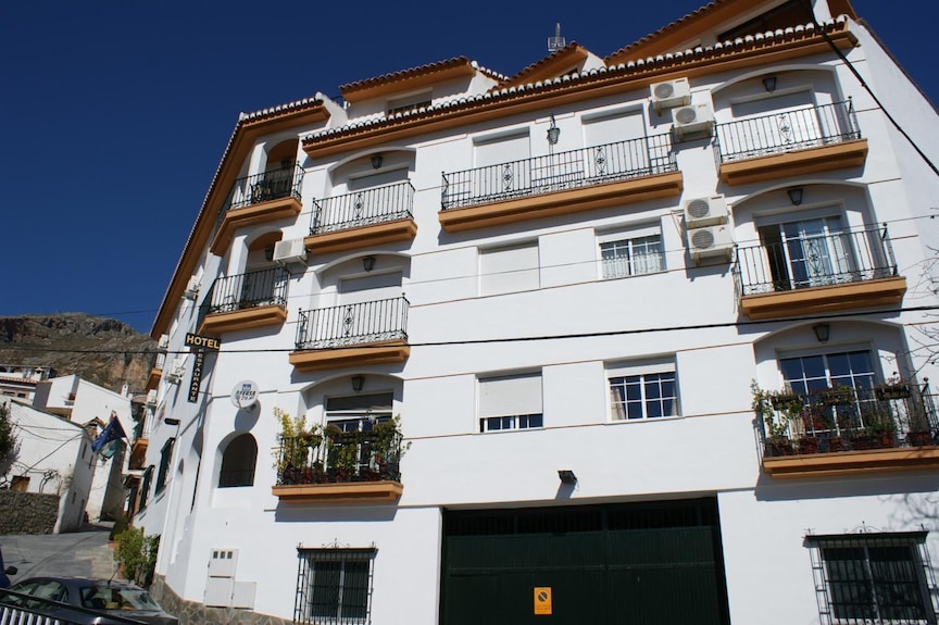 Hotel Juan Francisco 2** (Güejar Sierra)