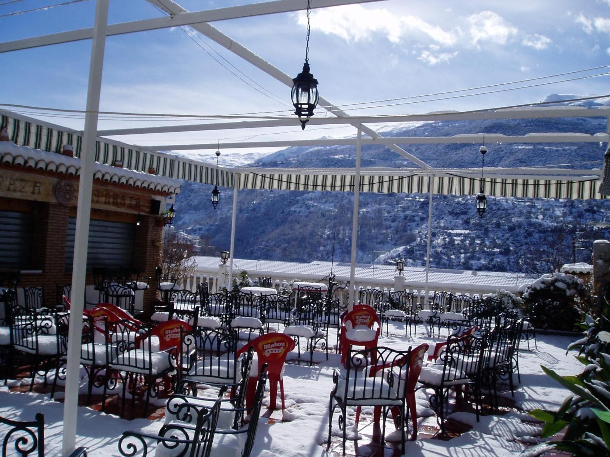 breakfast, lunch, dinner served; garden views