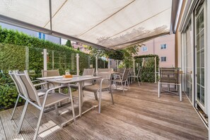 อาหารเช้าแบบบุฟเฟ่ต์ทุกวัน (คิดค่าบริการ)