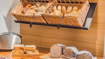 Tägliches Frühstücksbuffet gegen Gebühr