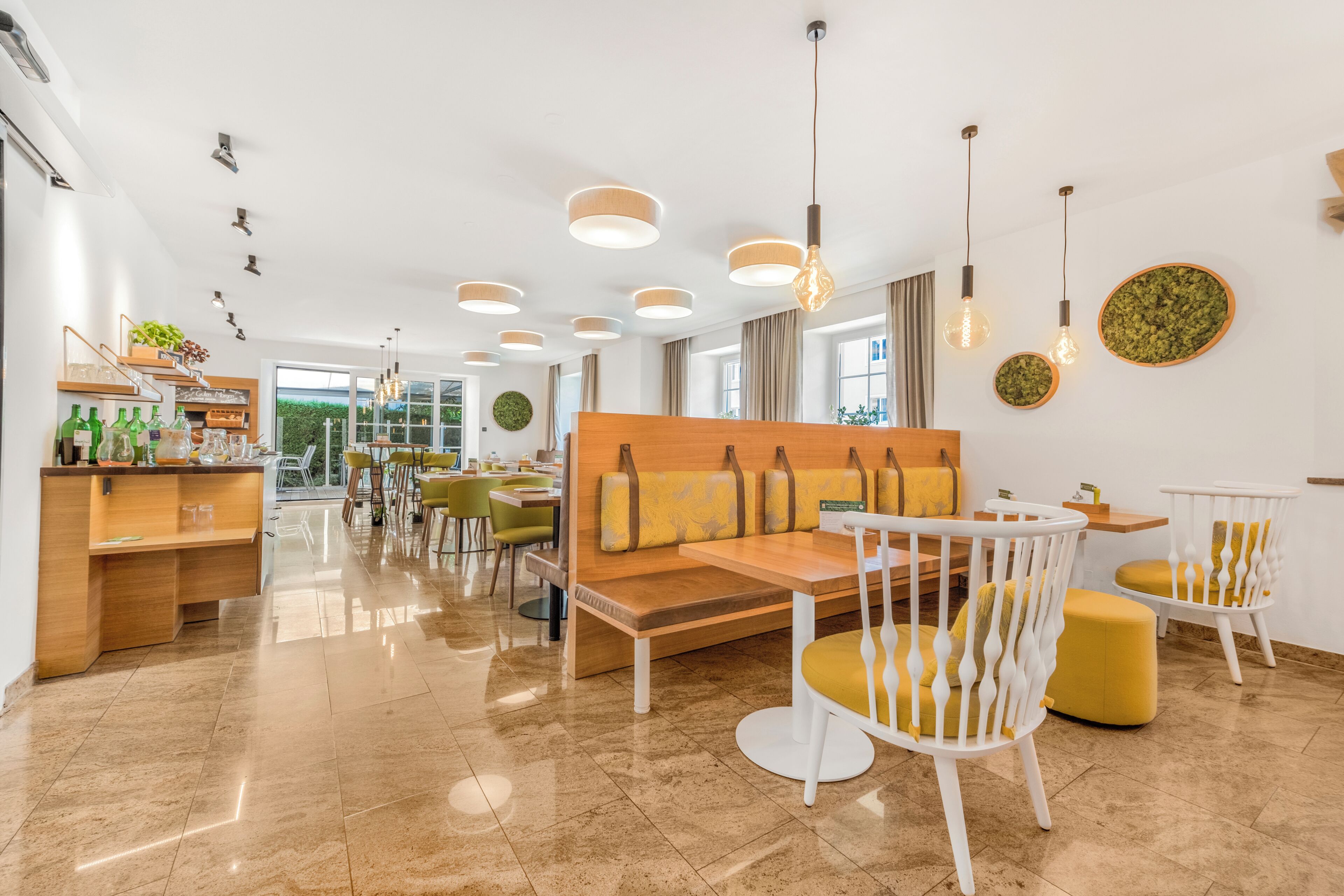 Tägliches Frühstücksbuffet gegen Gebühr