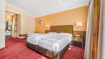 Triple Room | In-room safe, individually furnished, desk, soundproofing