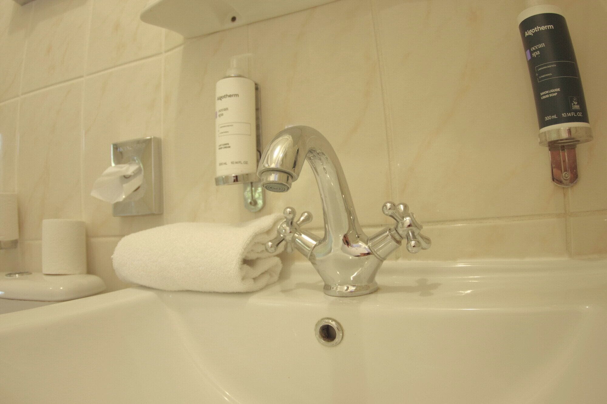 deluxe double, view of eiffel tower or sacré coeur | bathroom | hair dryer, towels