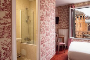 Superior-Doppel- oder -Zweibettzimmer | Badezimmer | Haartrockner, Handtücher