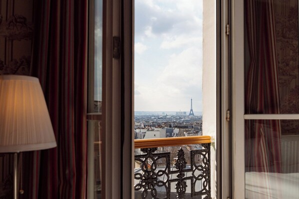 Deluxe Double, View of Eiffel Tower or Sacré Coeur | Egyptian cotton sheets, premium bedding, pillow-top beds, in-room safe