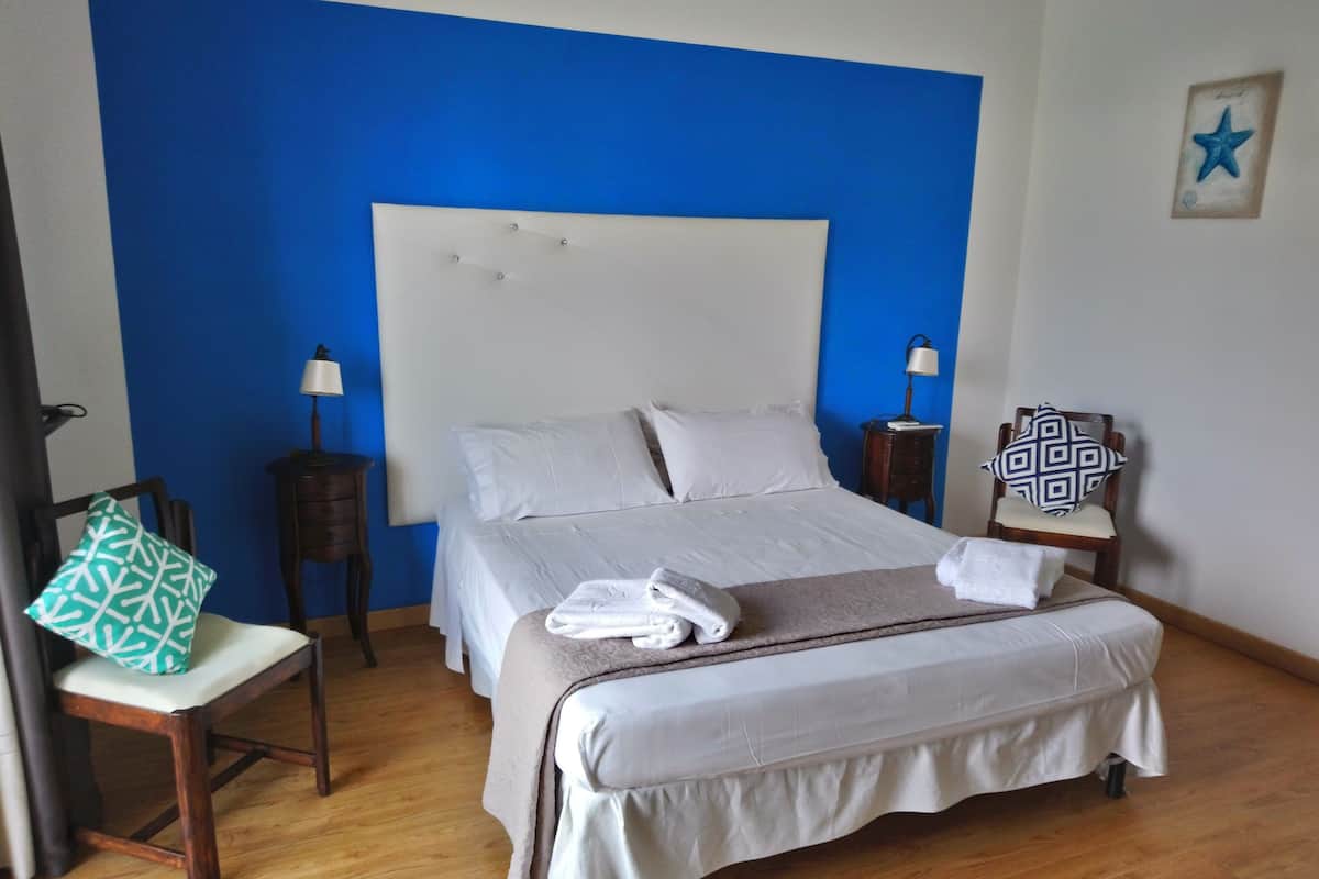 Habitación doble, baño privado | Ropa de cama de alta calidad, edredón y camas con efecto memoria