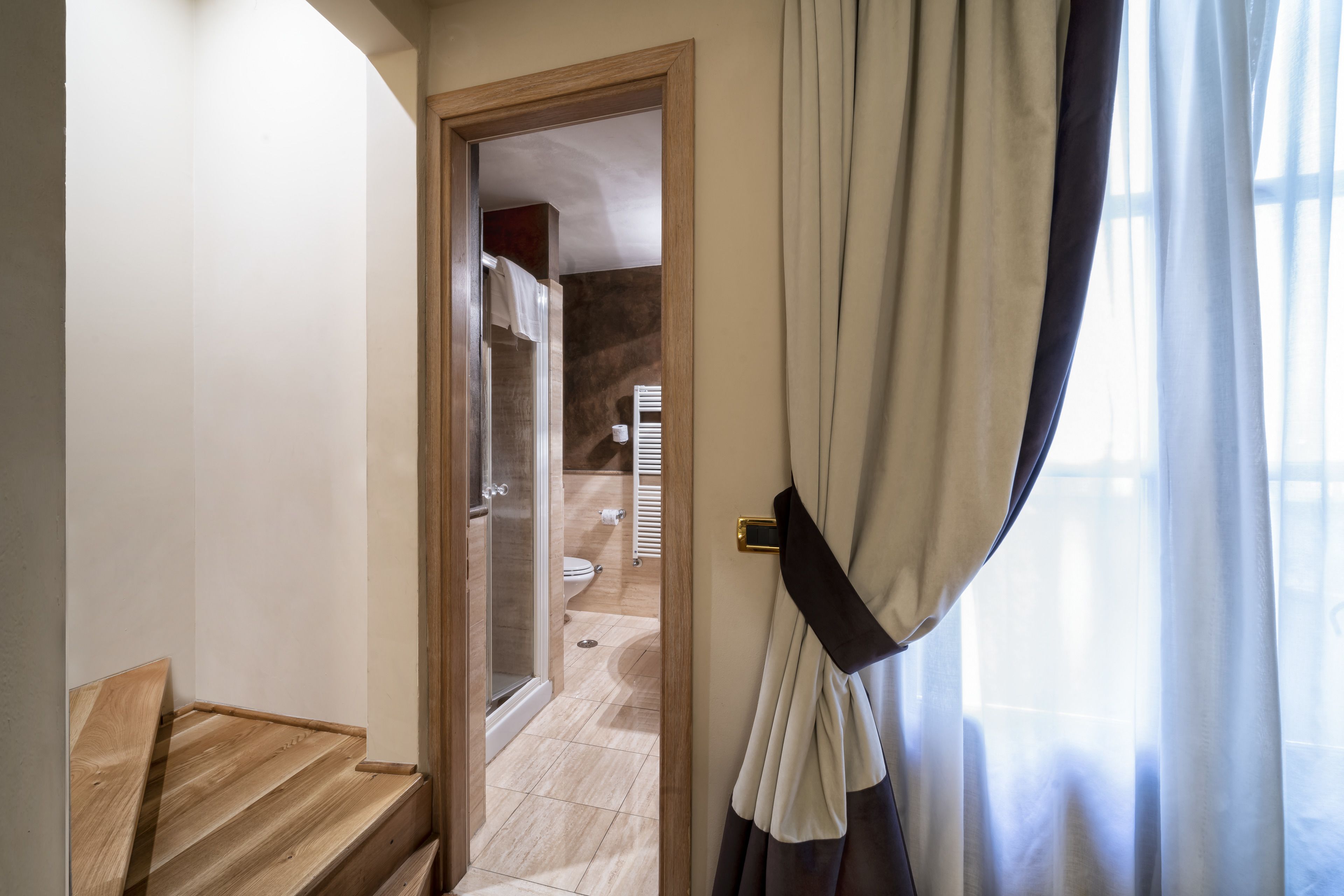 family suite | in-room safe, desk, laptop workspace, blackout curtains