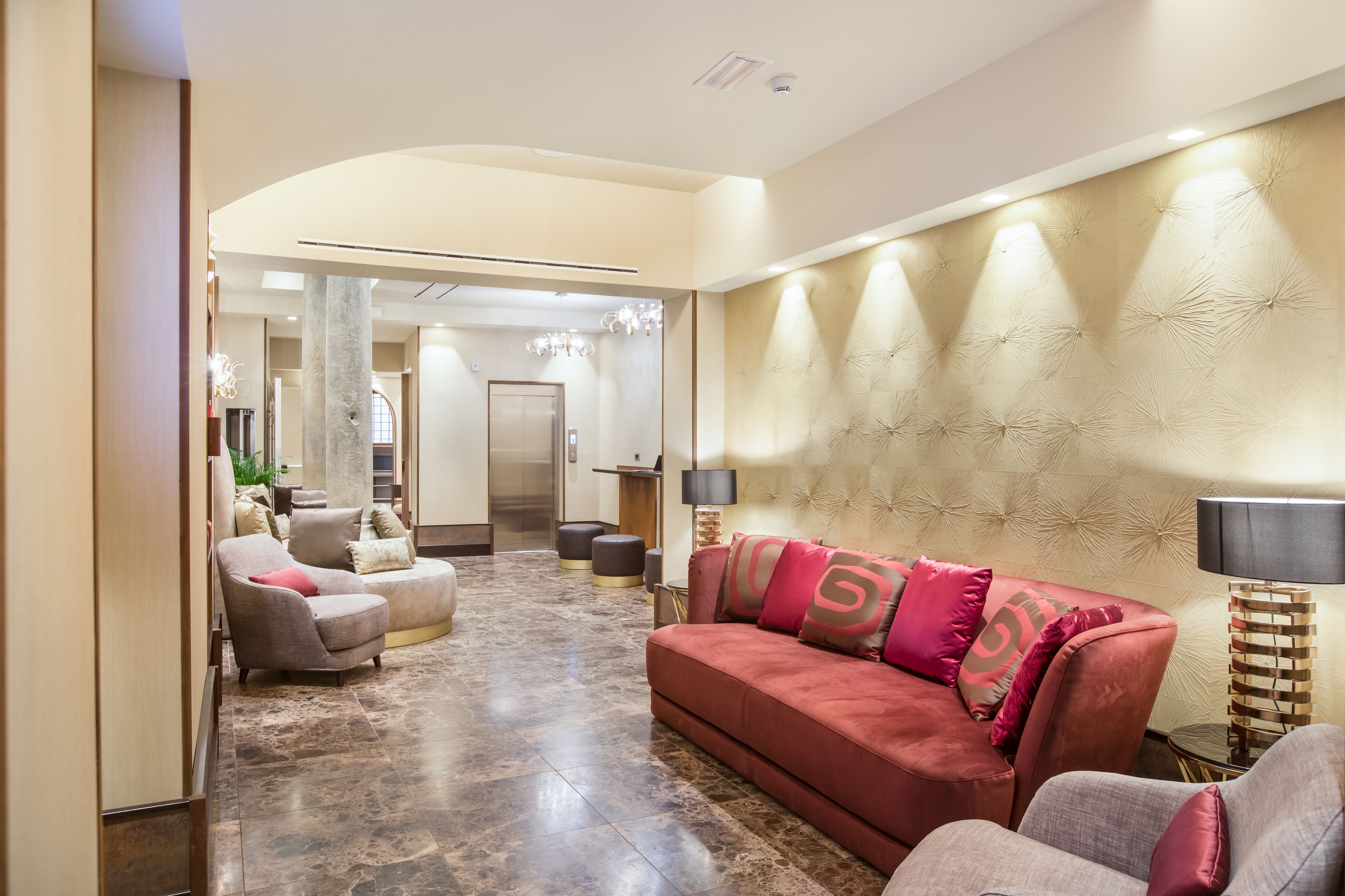 Coin salon dans le hall