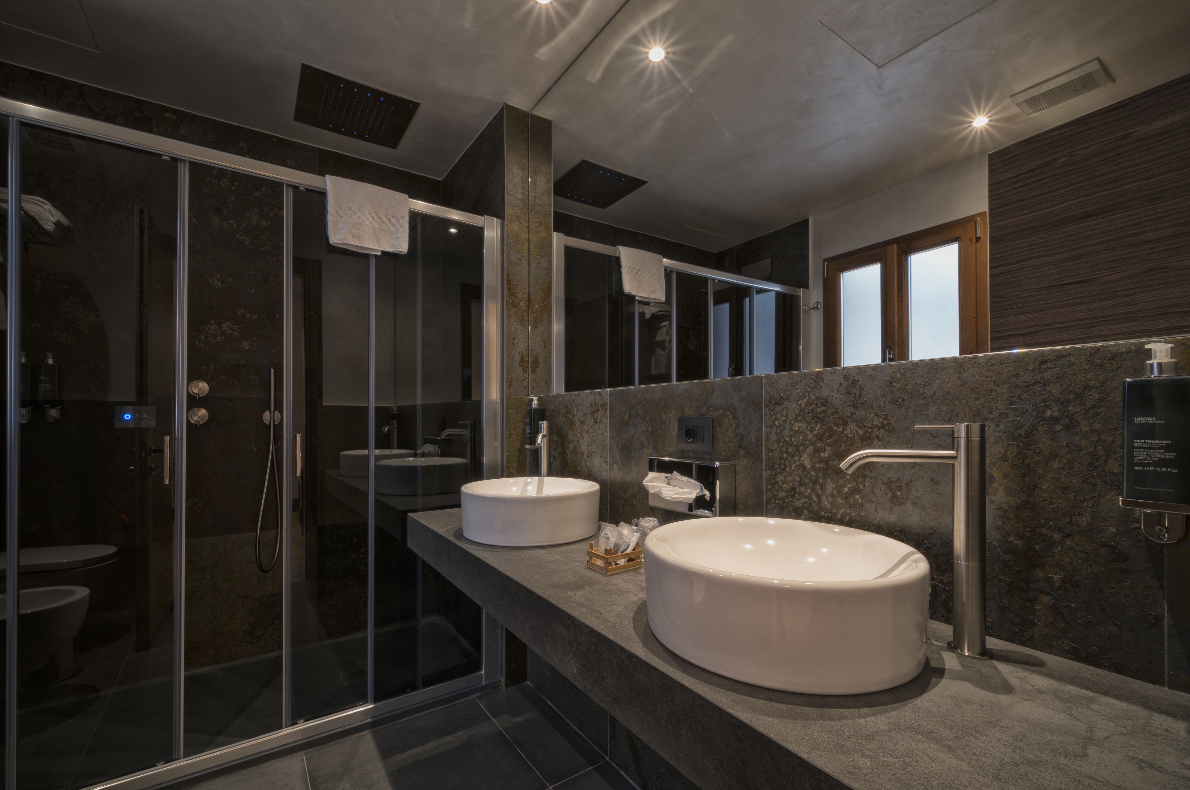 Photo - Solo Experience Hotel