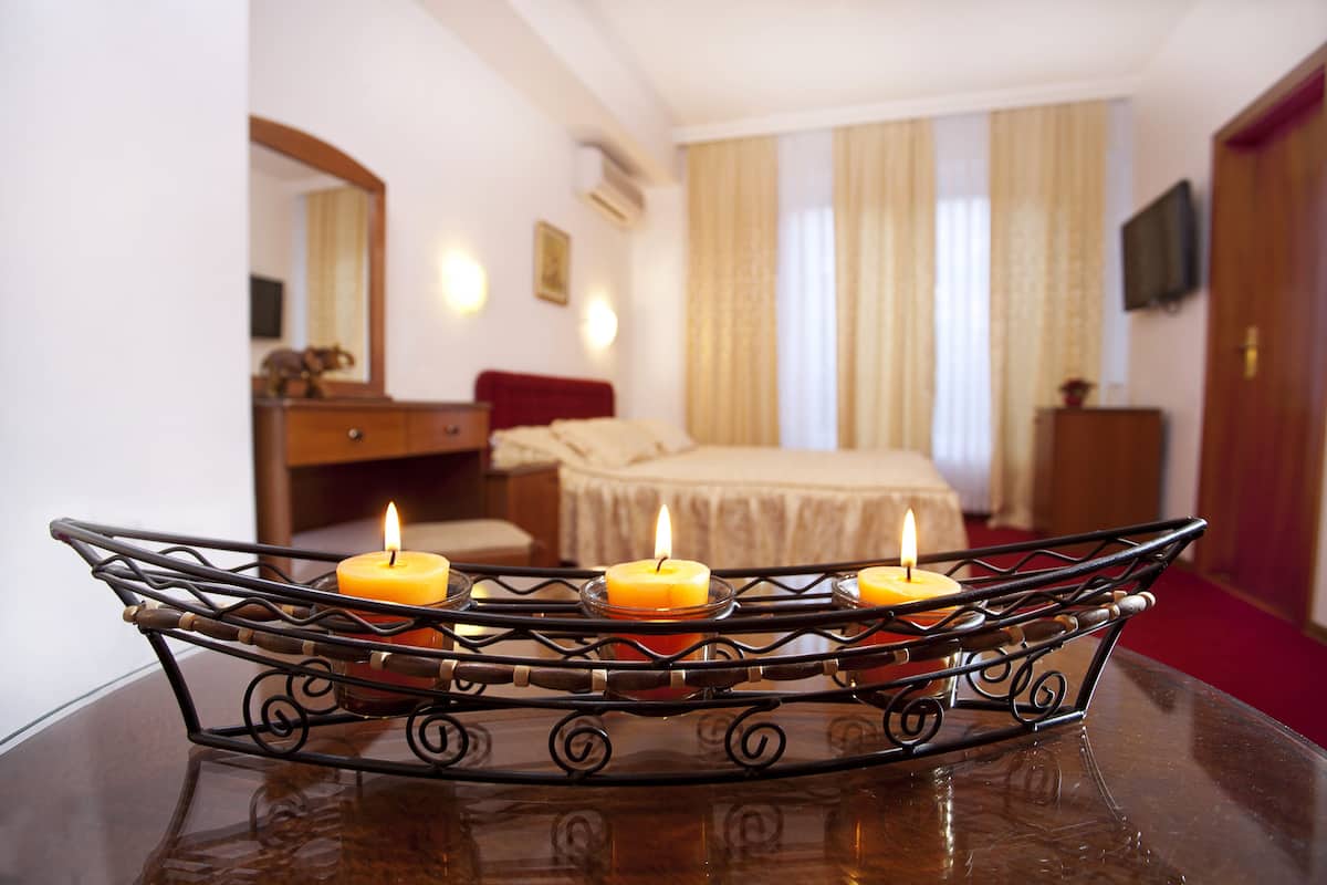 comfort double room, 1 king bed | minibar, desk, soundproofing, iron/ironing board