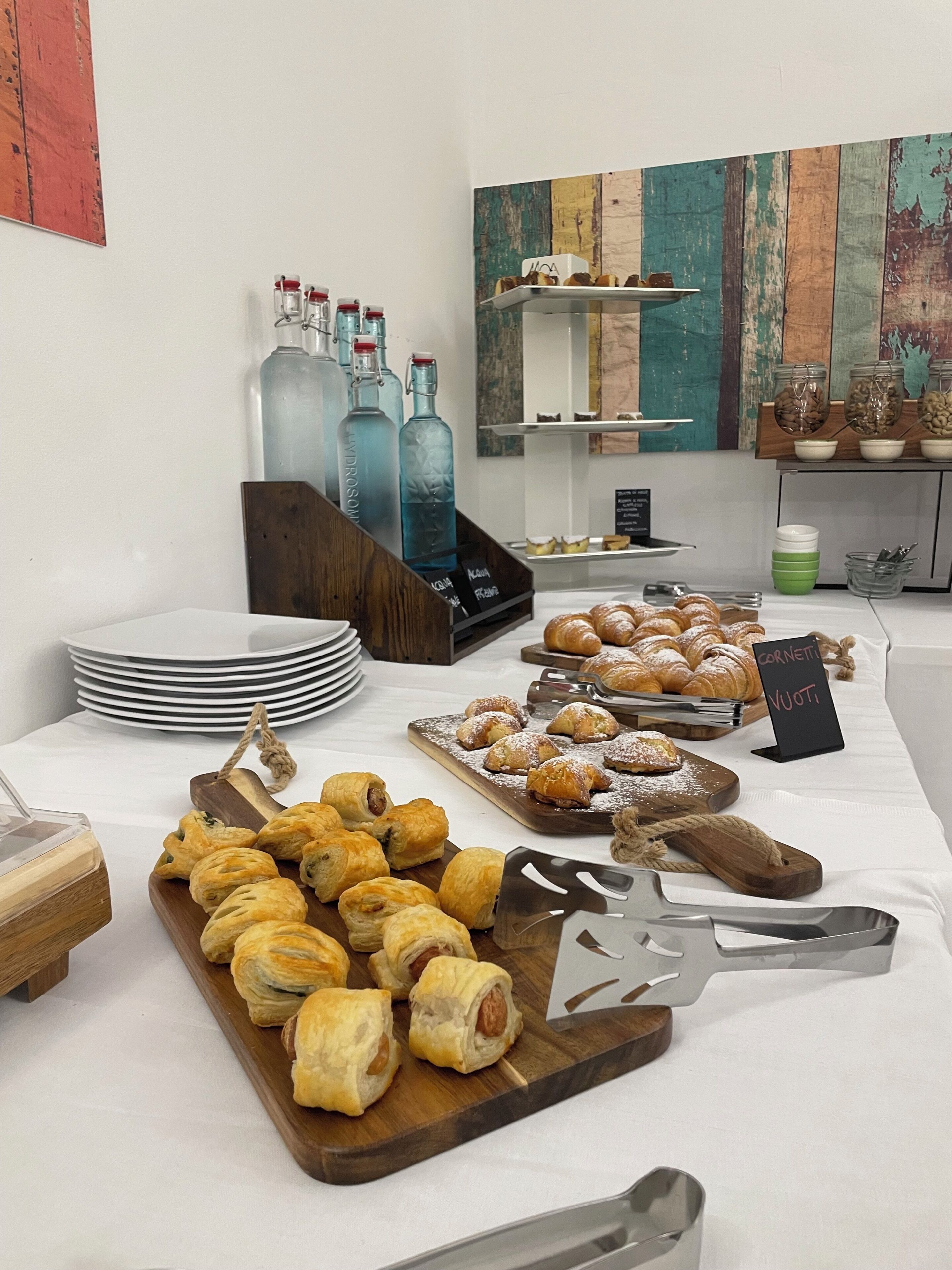 Daily buffet breakfast for a fee