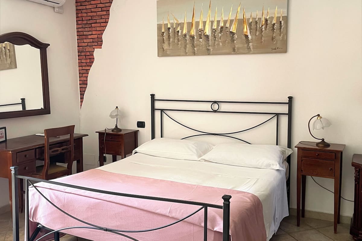 Superior Triple Room | Premium bedding, desk, soundproofing, WiFi (free)