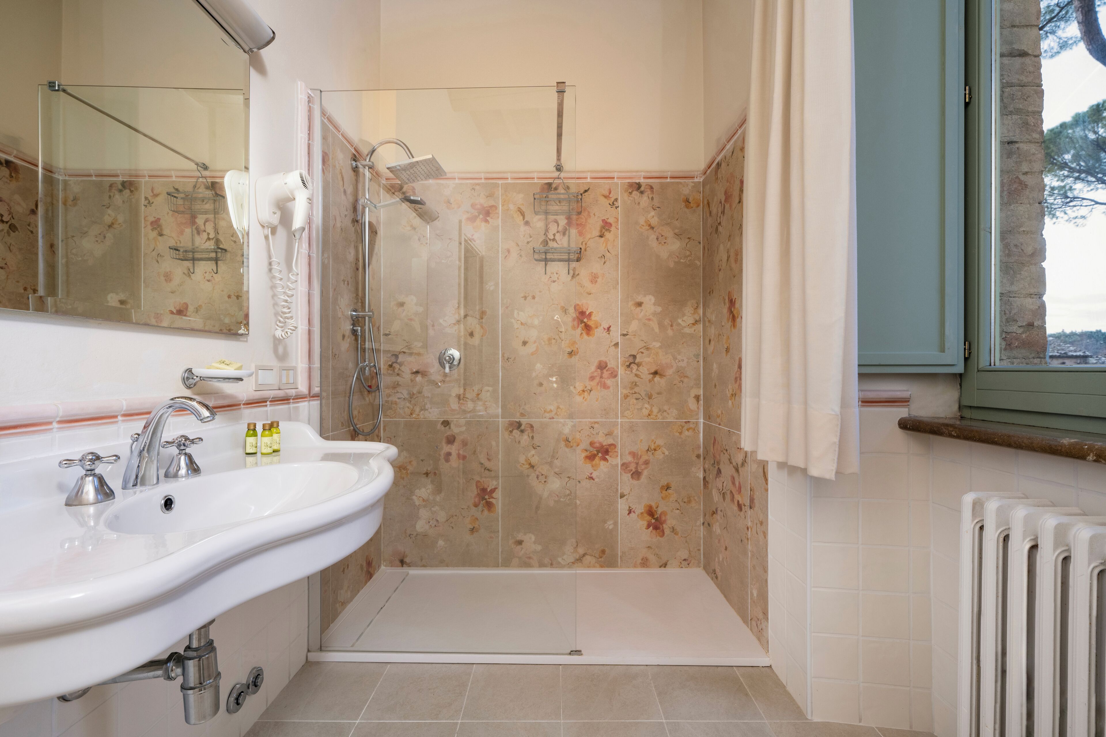 superior triple room, multiple beds | bathroom | free toiletries, hair dryer, bidet, towels