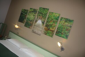 Desk, soundproofing, free WiFi, bed sheets - Valbrenta (Limena)