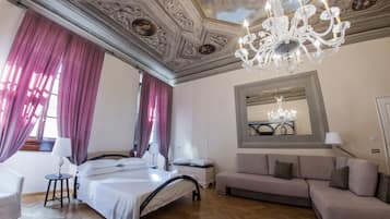 Ropa de cama de alta calidad, edredón, camas Select Comfort y minibar