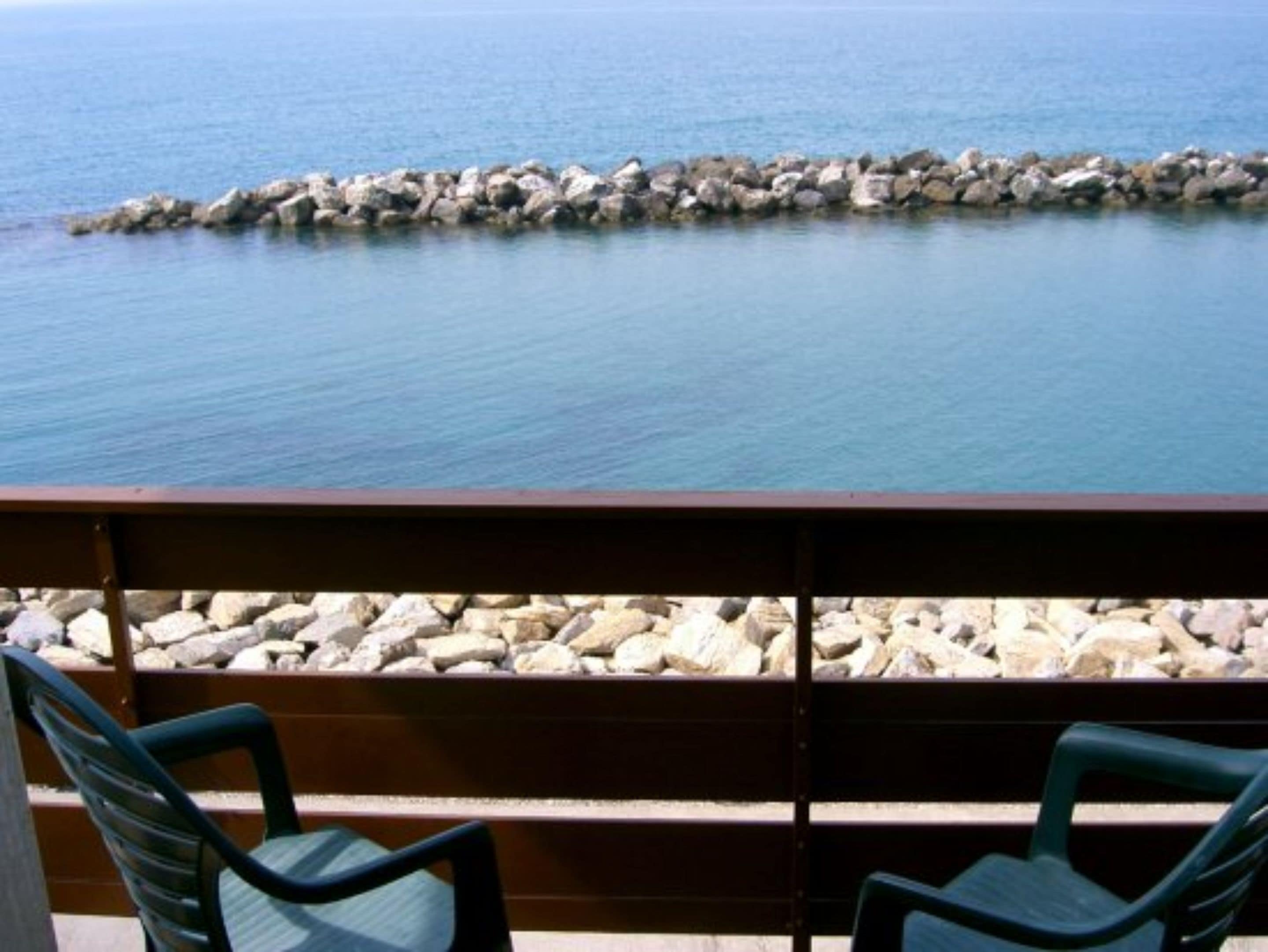 شرفة على السطح