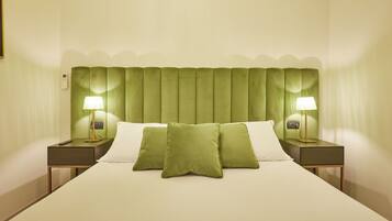 Standard-Doppelzimmer | Daunenbettdecken, Zimmersafe, Schreibtisch, schallisolierte Zimmer