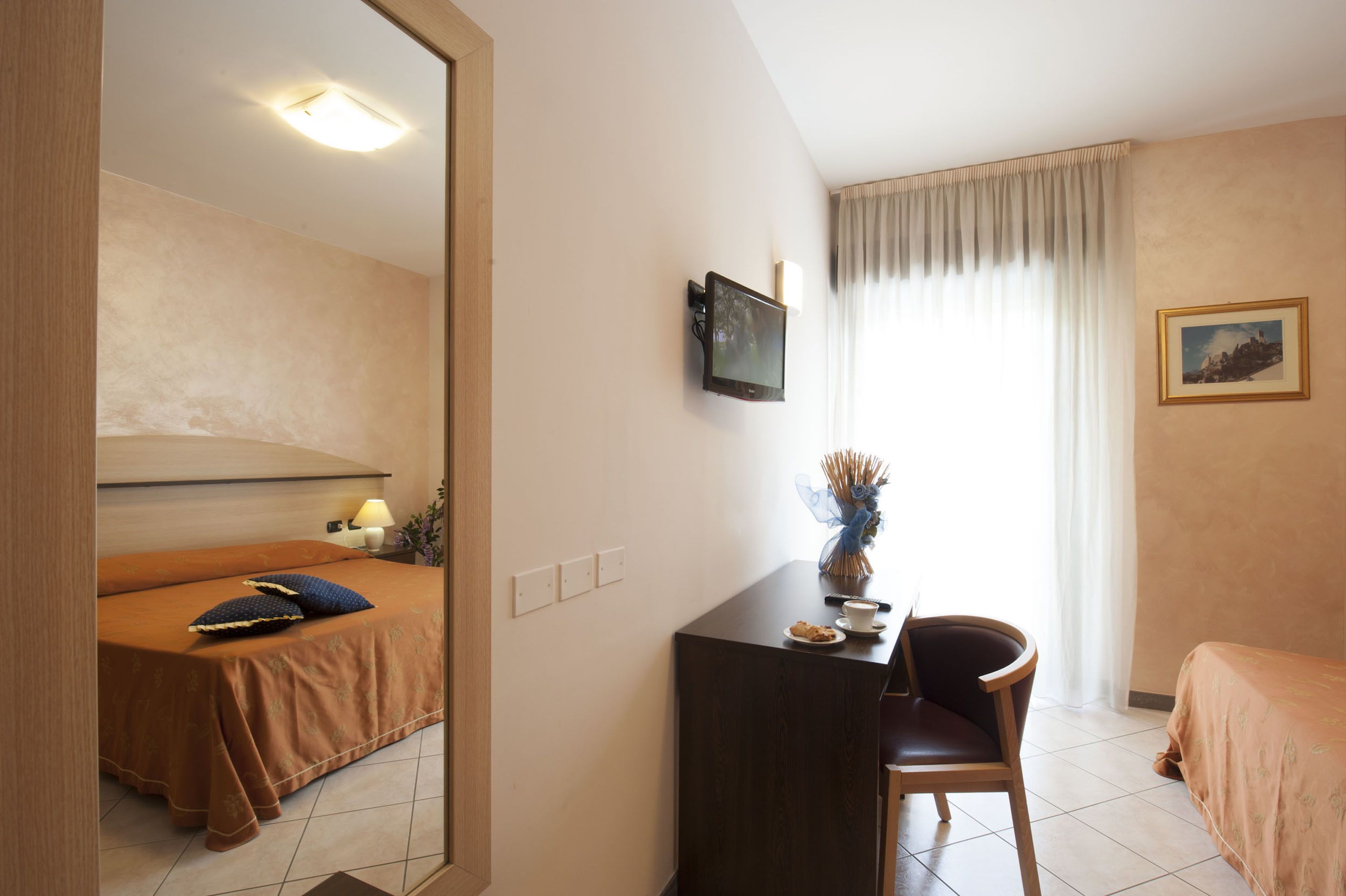 quadruple room | minibar, in-room safe, desk, soundproofing