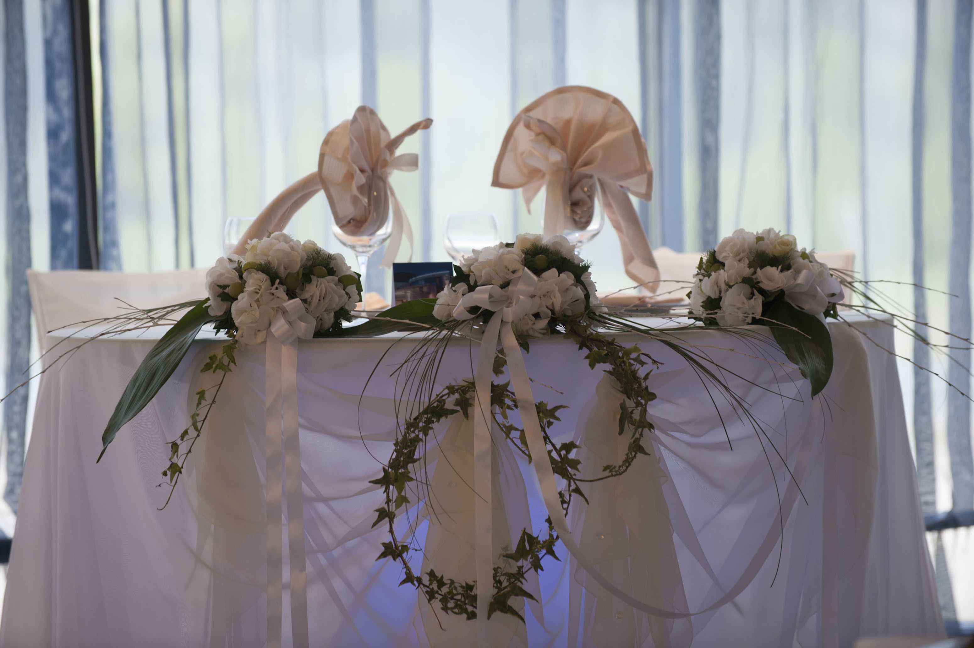 breakfast, lunch, dinner served; regional cuisine