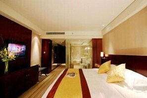 迷你吧、折疊床/加床、網路服務