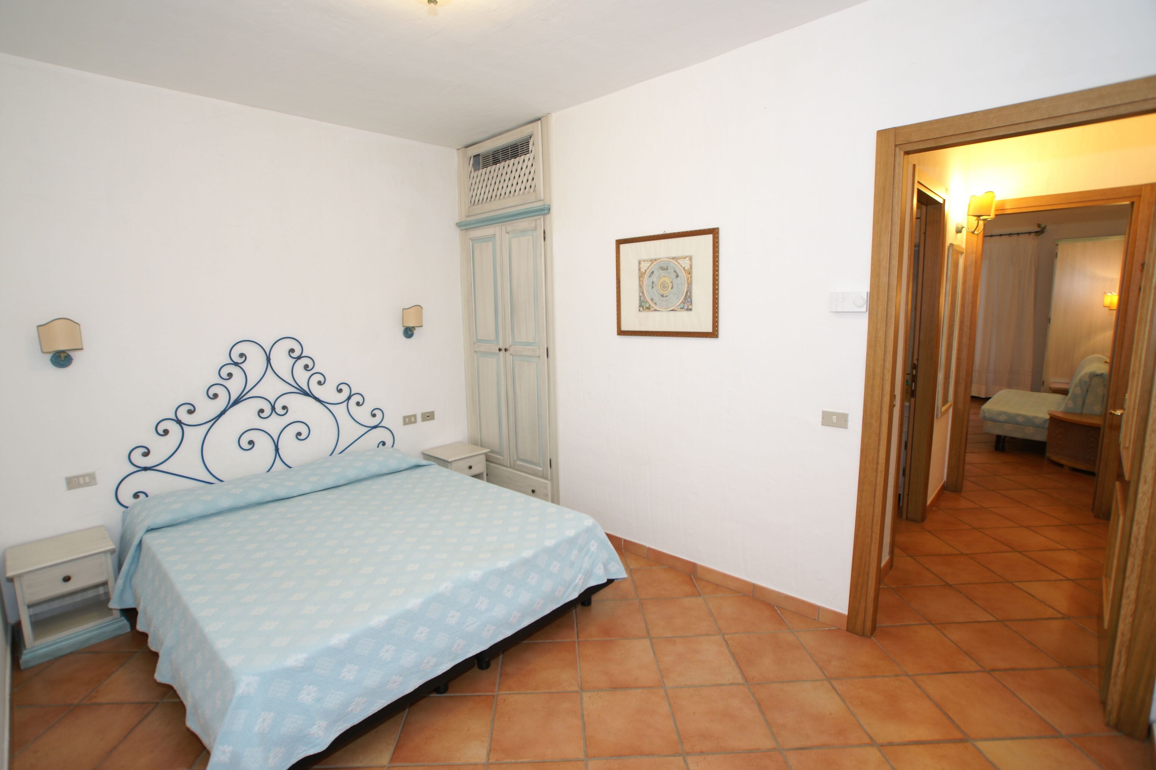 standard apartment, 1 bedroom (for five people) | in-room safe, bed sheets