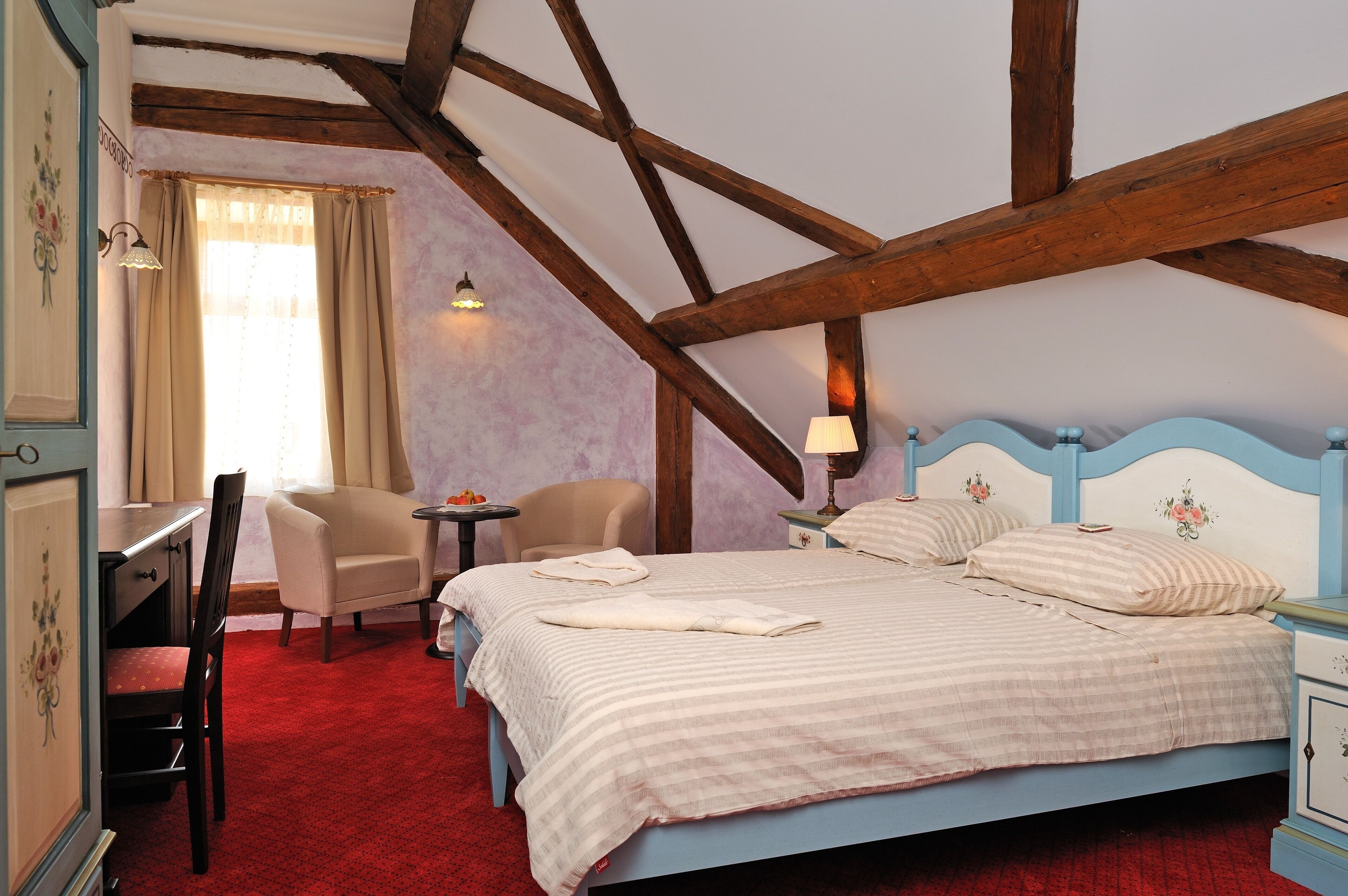 superior room | minibar, individually decorated, individually furnished