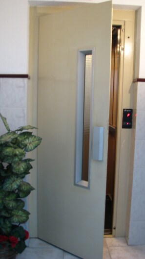 Habitación doble | Escritorio, cunas y wifi gratis 