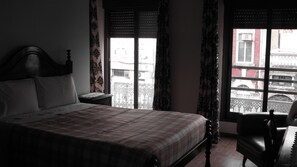 Escritorio, cunas y wifi gratis 